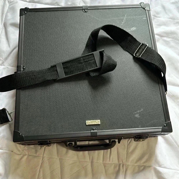 Ofra professional makeup kit case and carrying strap - Picture 6 of 6